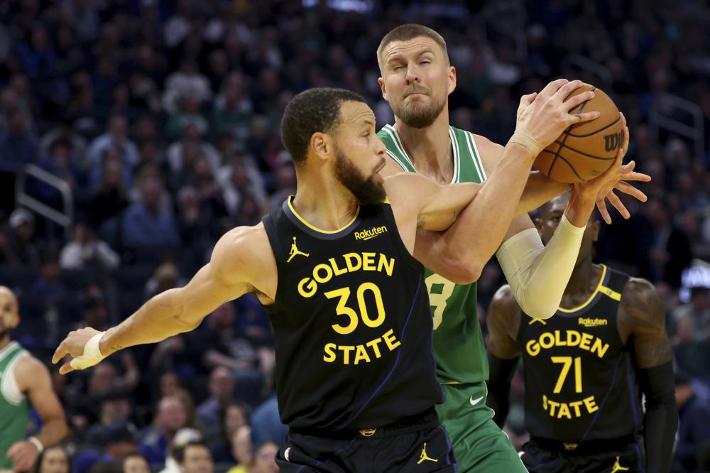 在他缺席的 在他缺席的