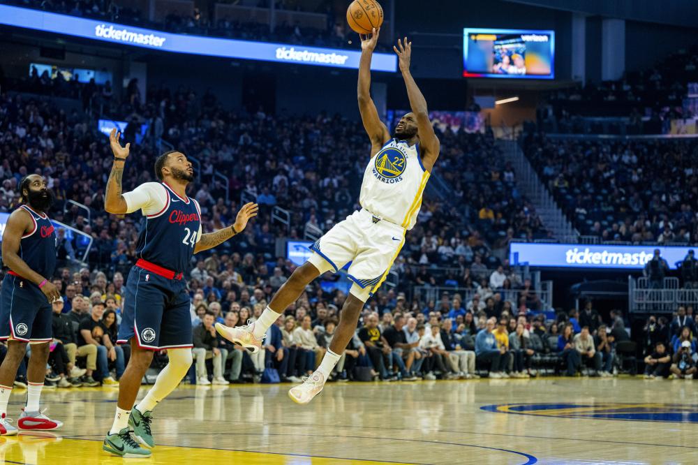 显得格外引 显得格外引