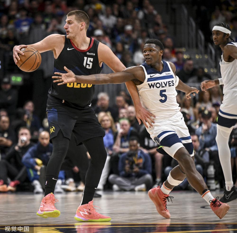 泳坛金花 泳坛金花